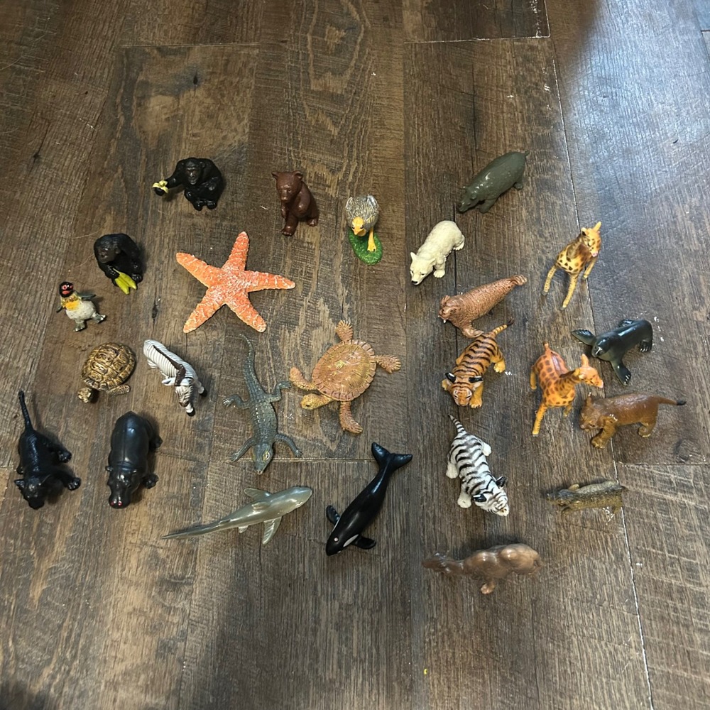 Assorted AAA Vintage Plastic Animal Figurines  Safari Marine Life Zoo Toys 24pc